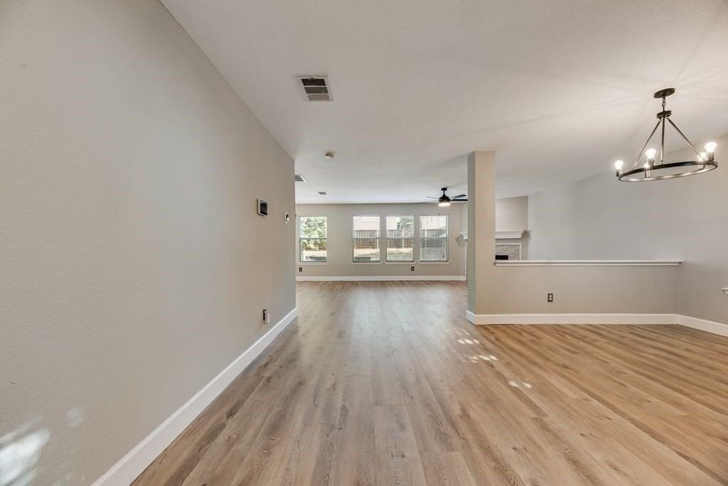 1316 Hunter Ln - Photo 5 of 40