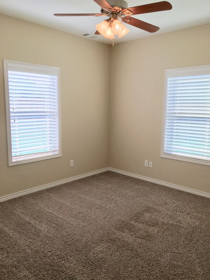 609 Wellborn Rd - Photo 7 of 14