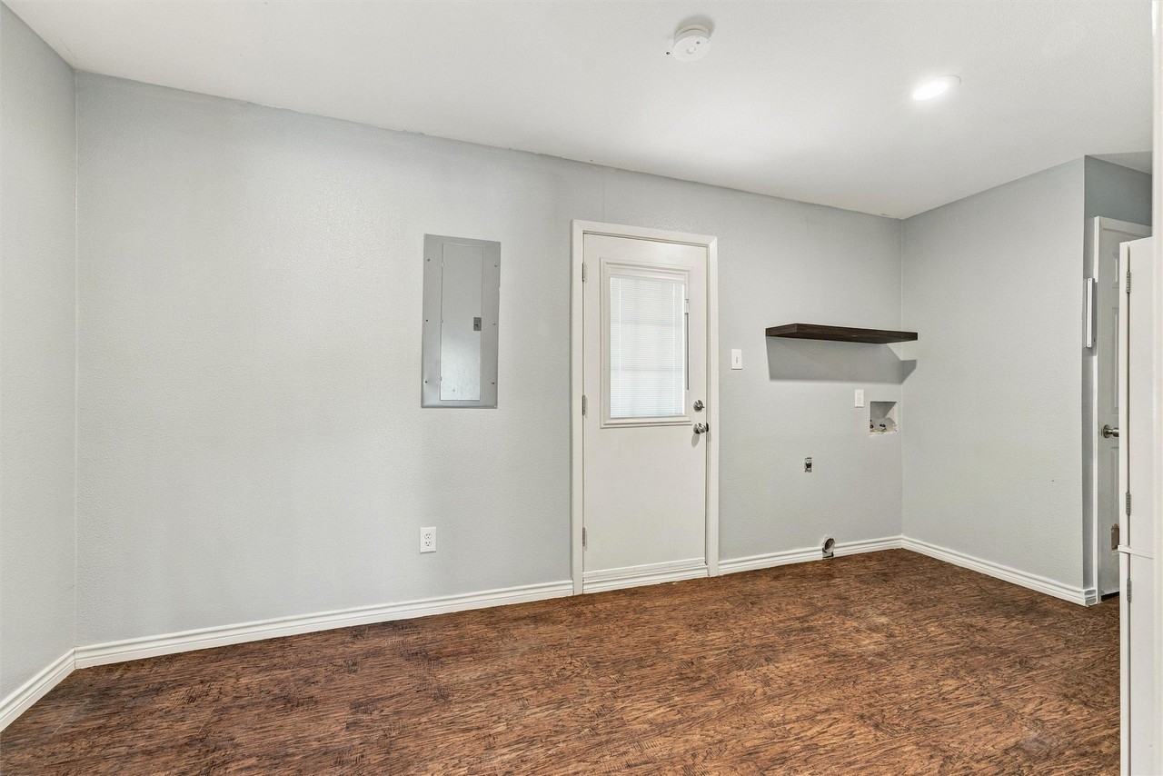208 N Hickory St - Photo 2 of 18
