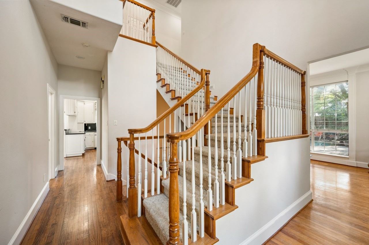 4105 Inwood Ln - Photo 4 of 30