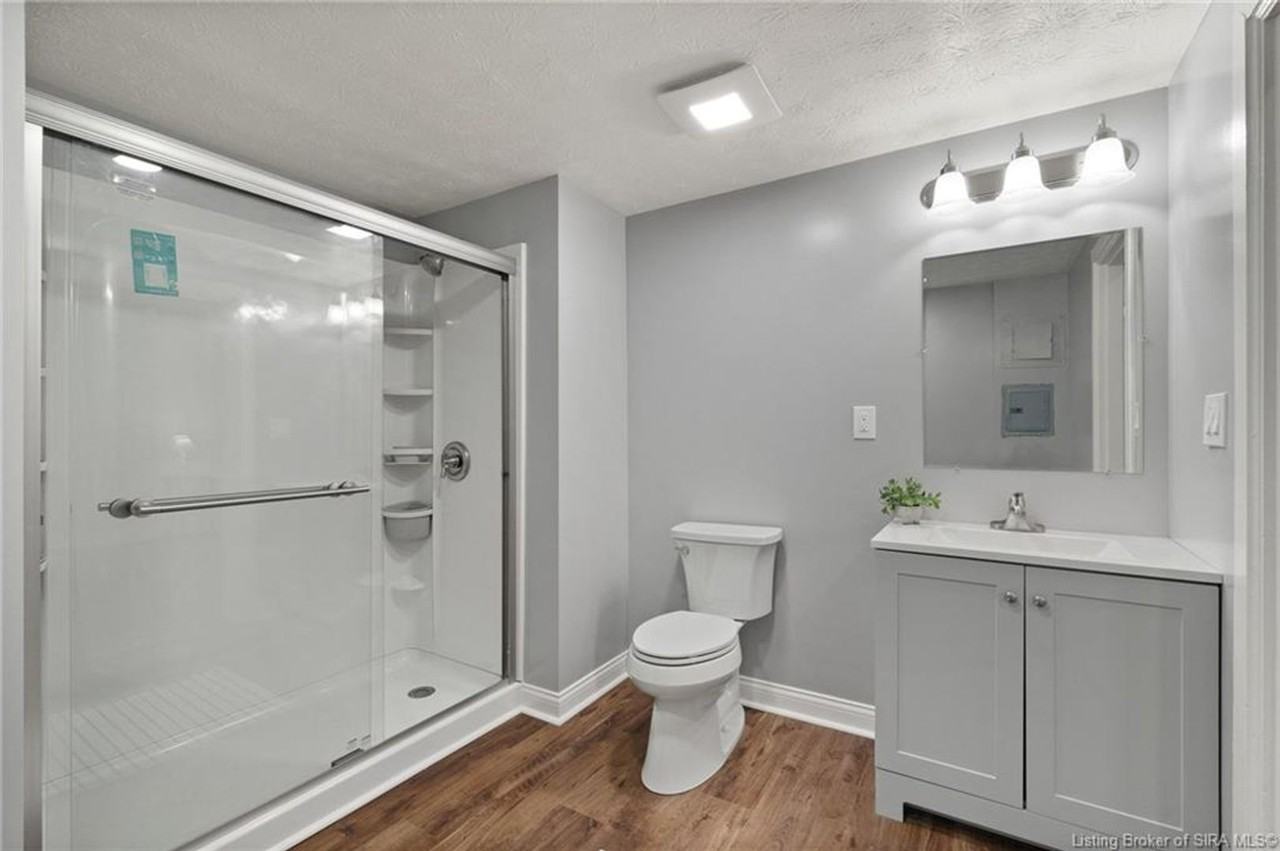 352 Kahl Ct - Photo 3 of 9