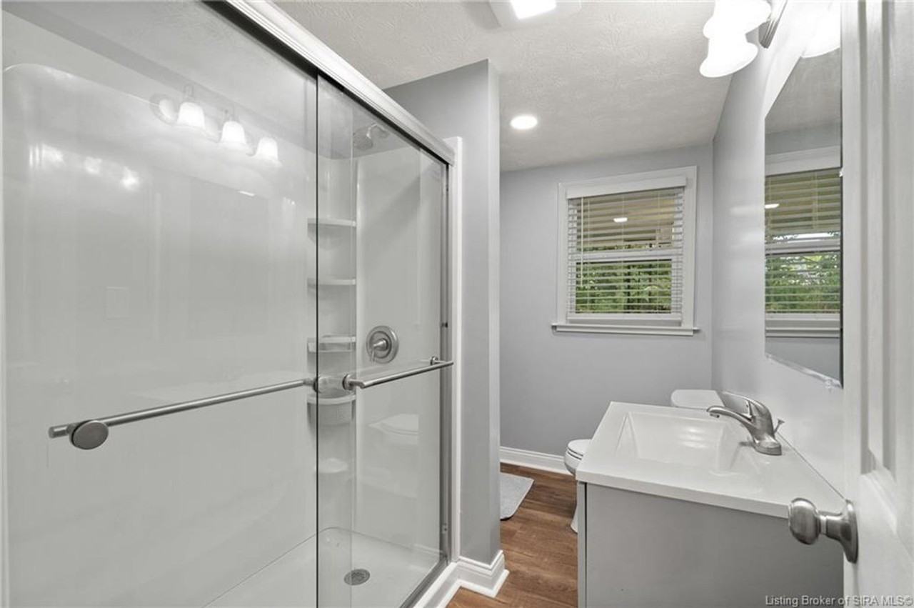 352 Kahl Ct - Photo 4 of 9