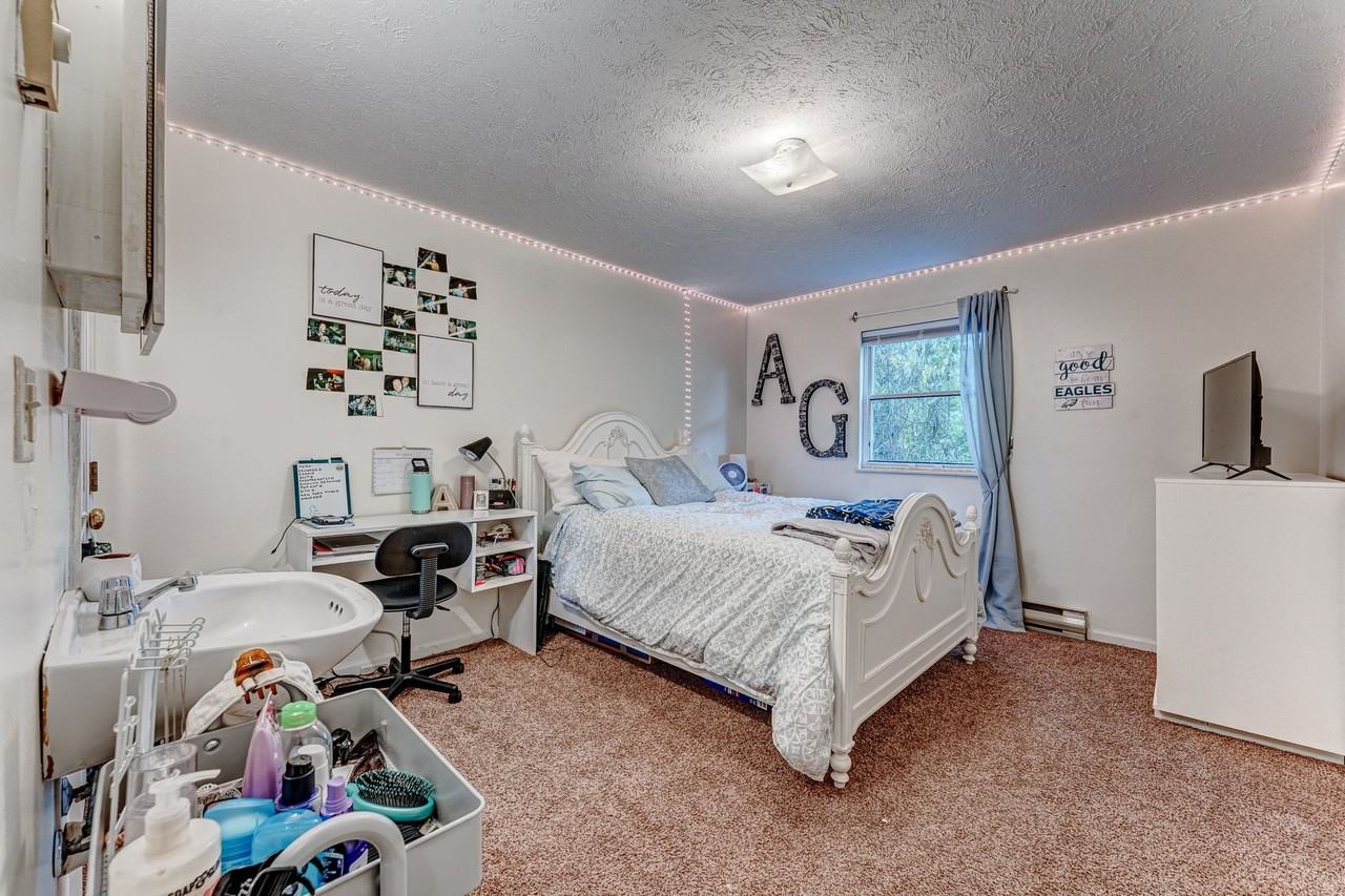 220-222 Eastland Avenue - Photo 4 of 13