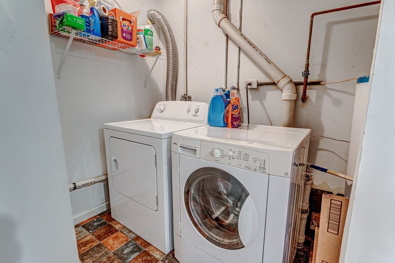 220-222 Eastland Avenue - Photo 5 of 13