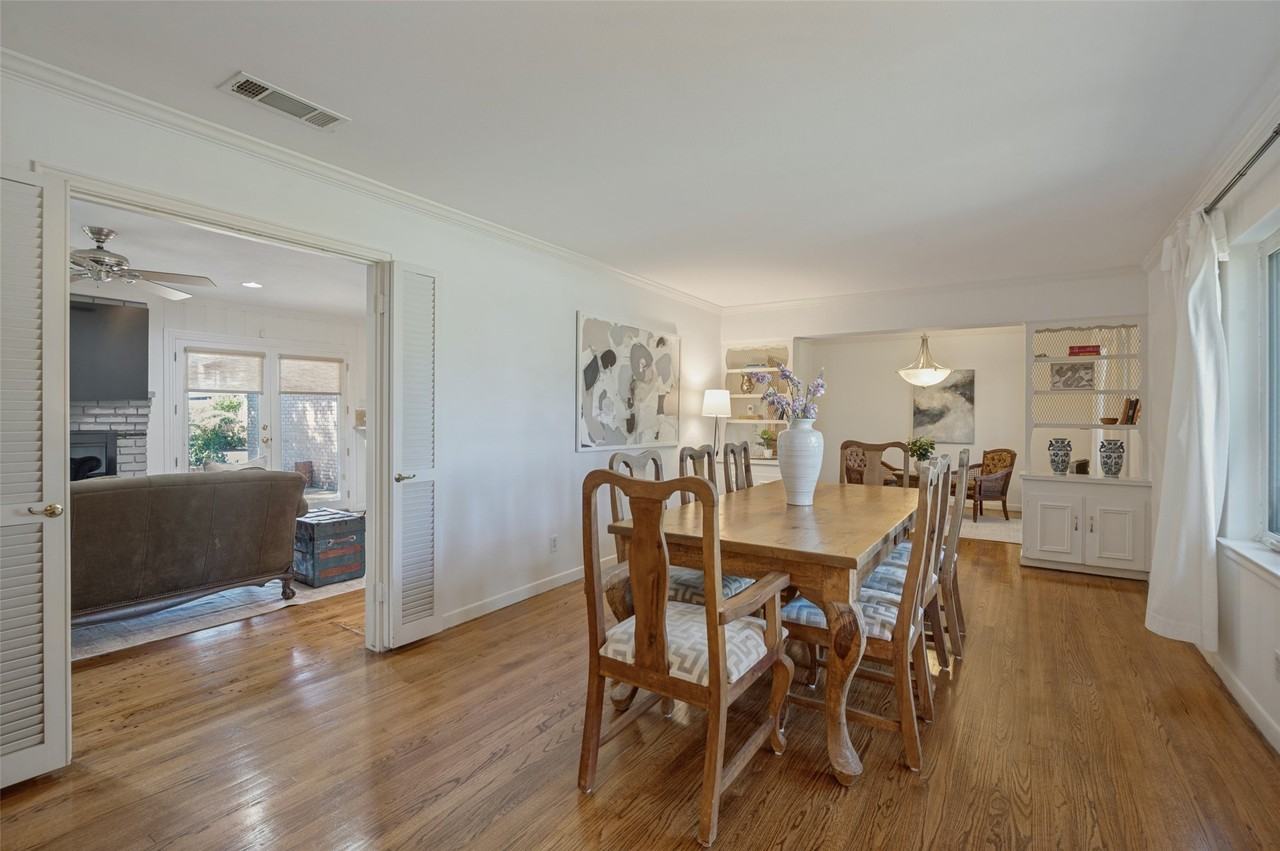 3866 Medallion Ln - Photo 2 of 20