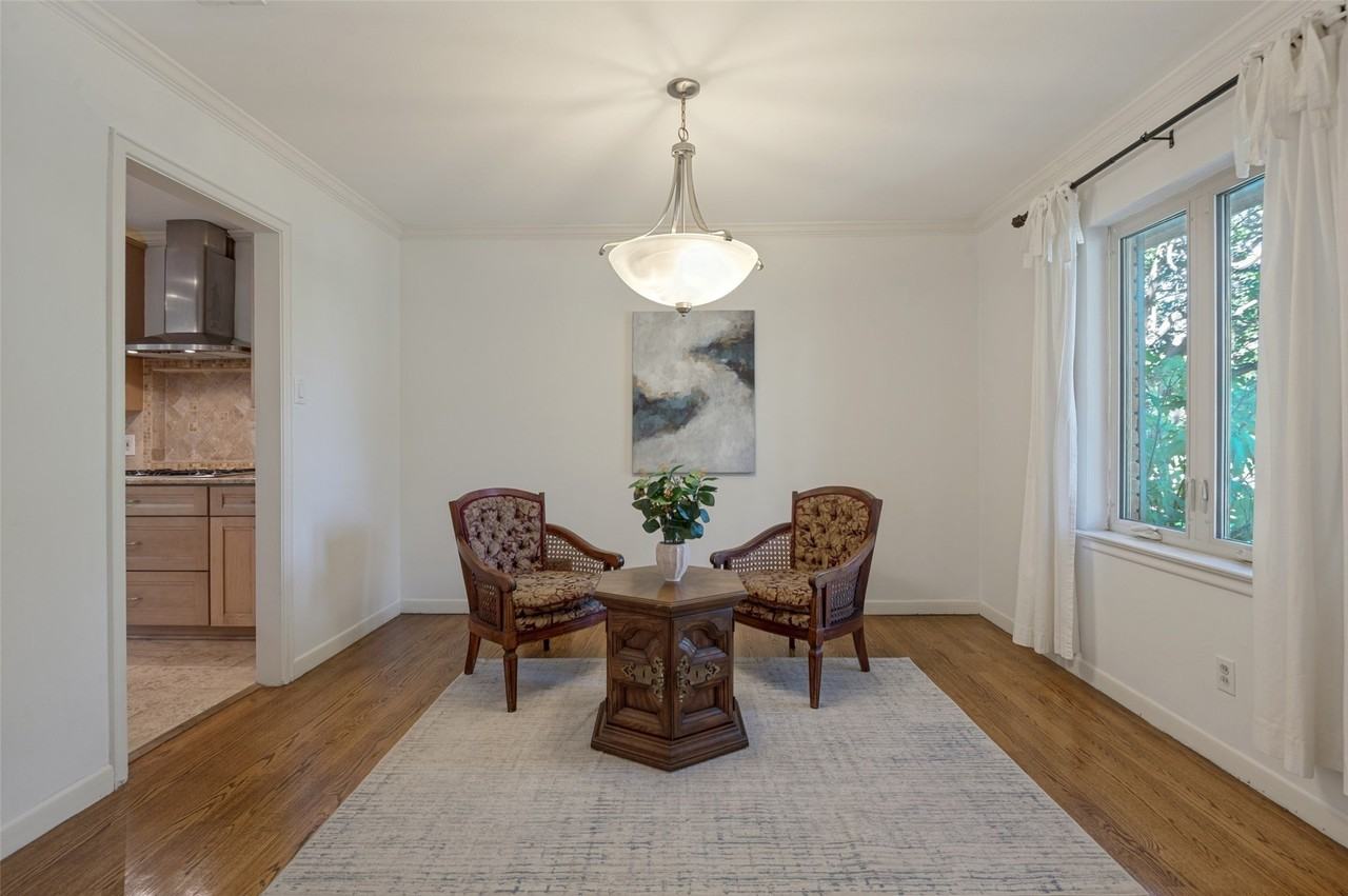 3866 Medallion Ln - Photo 4 of 20
