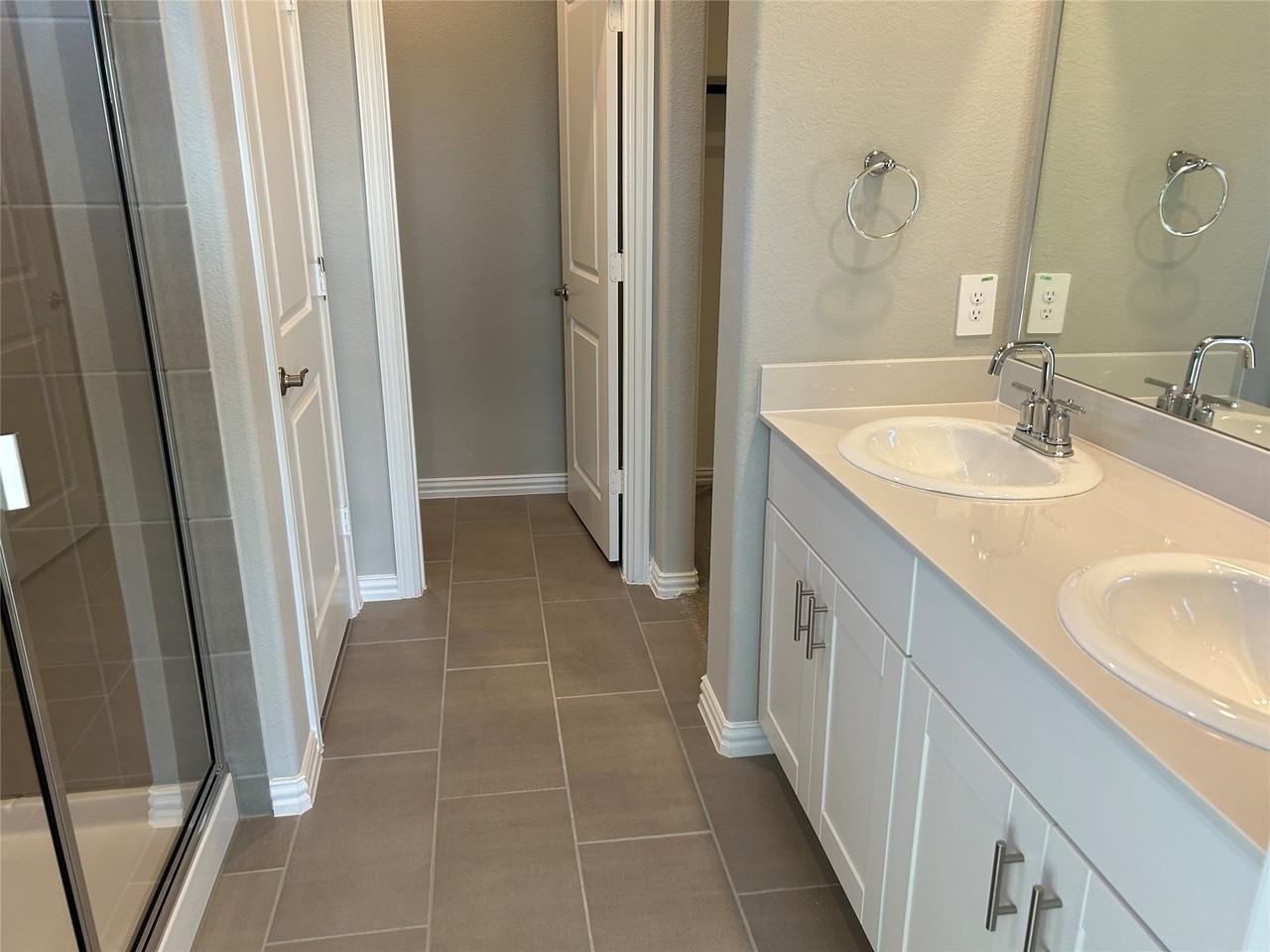 4800 Everly Ct - Photo 7 of 10