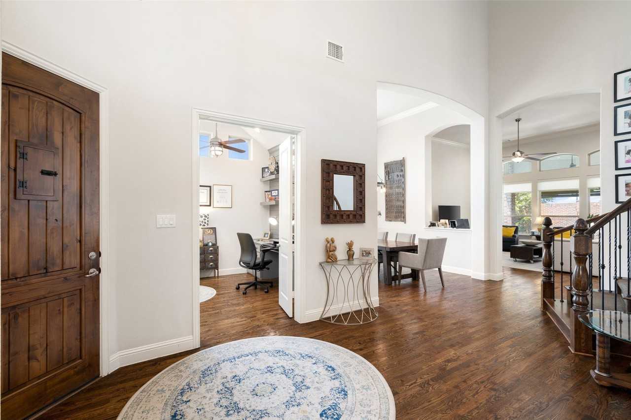 6313 Cobbie Creek Dr - Photo 3 of 25