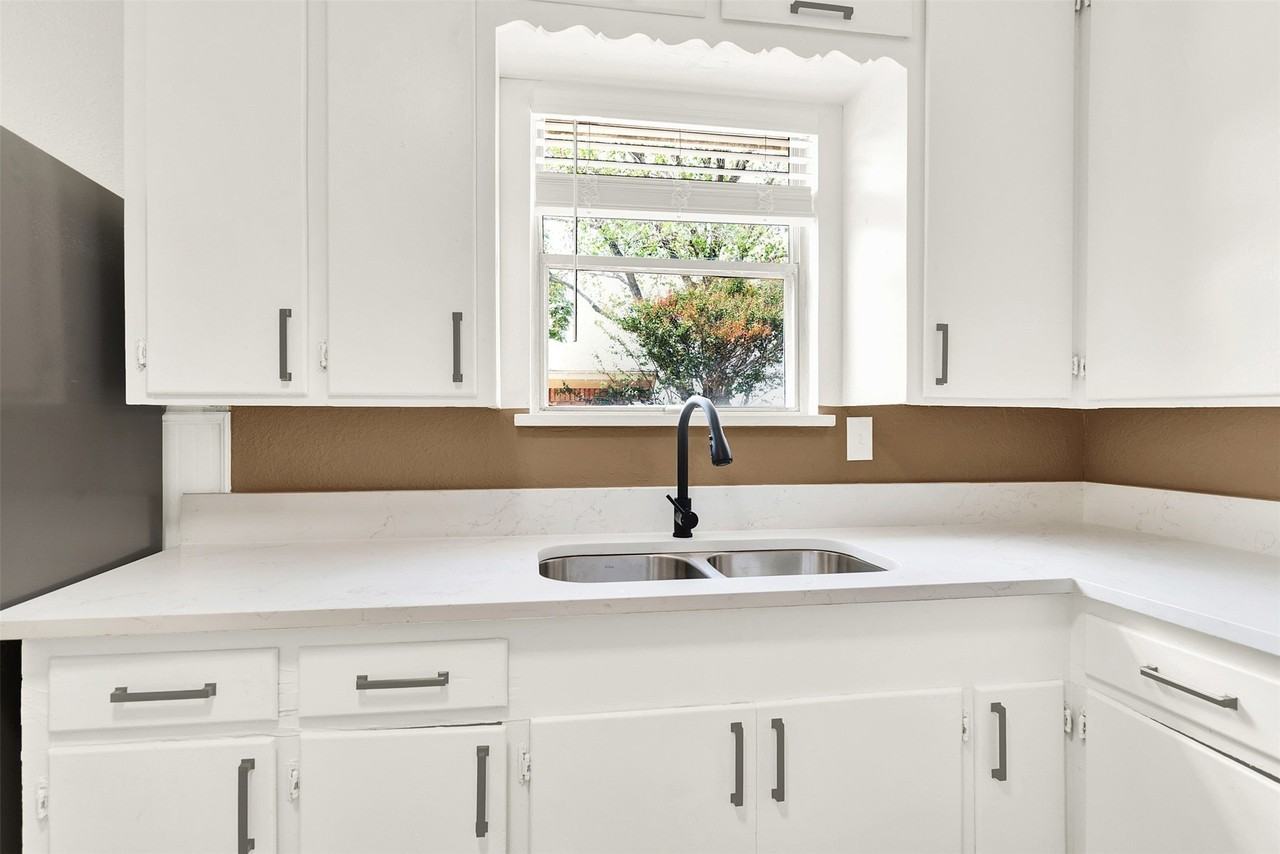 306 Hilltop Ave #A - Photo 5 of 21