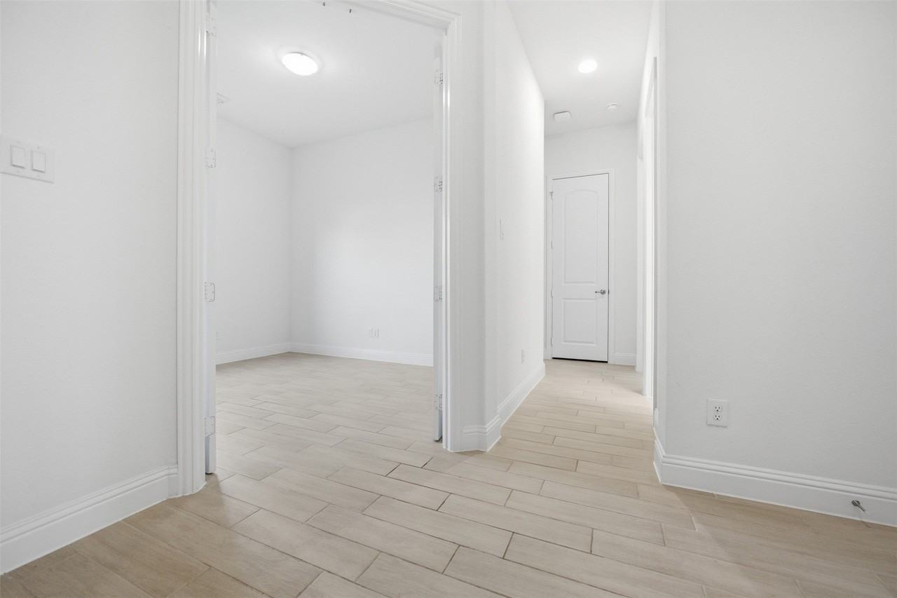 208 Sequoia Dr - Photo 6 of 39