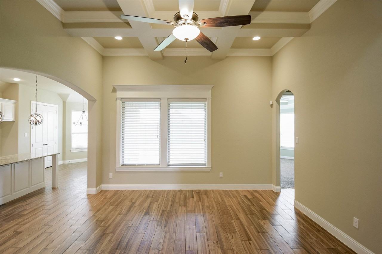3100 White Horse Ct - Photo 3 of 40