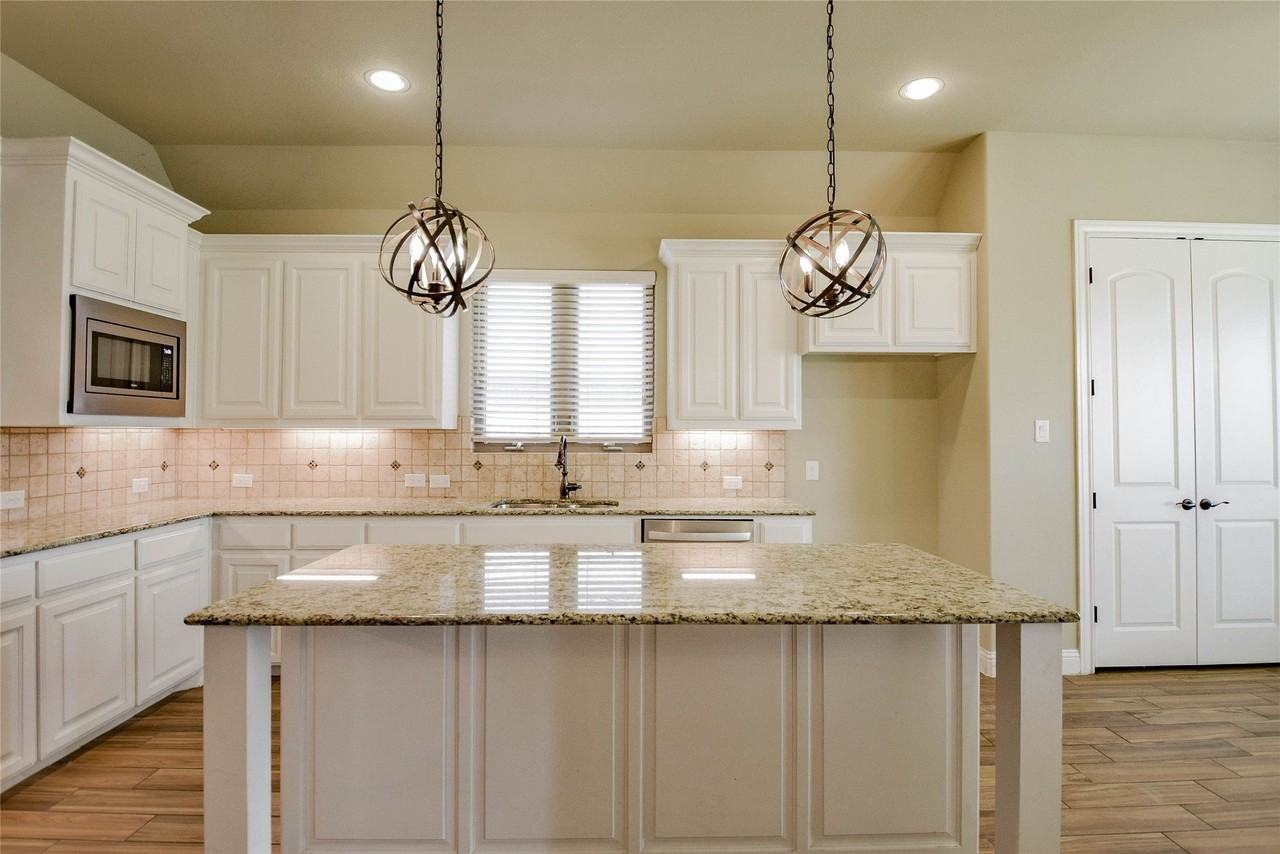 3100 White Horse Ct - Photo 6 of 40