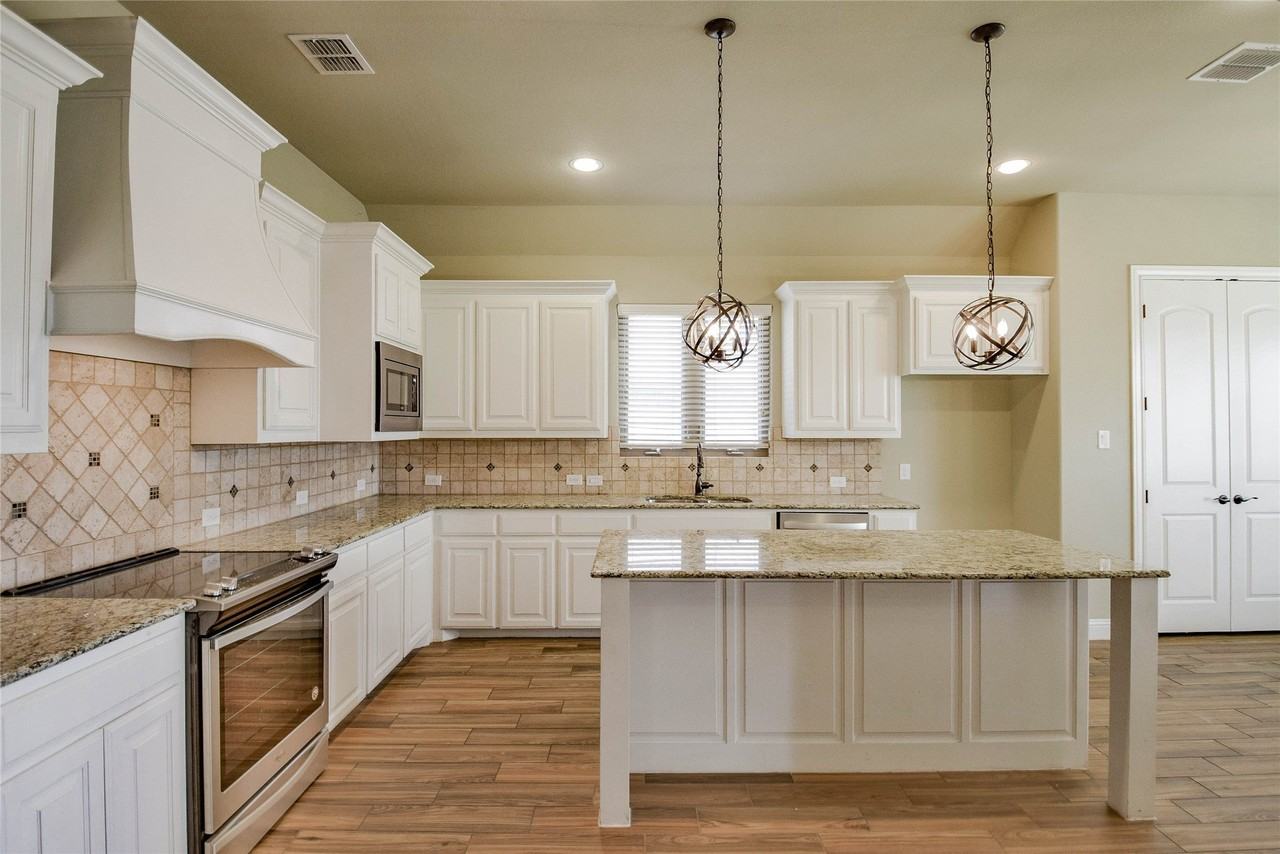 3100 White Horse Ct - Photo 7 of 40