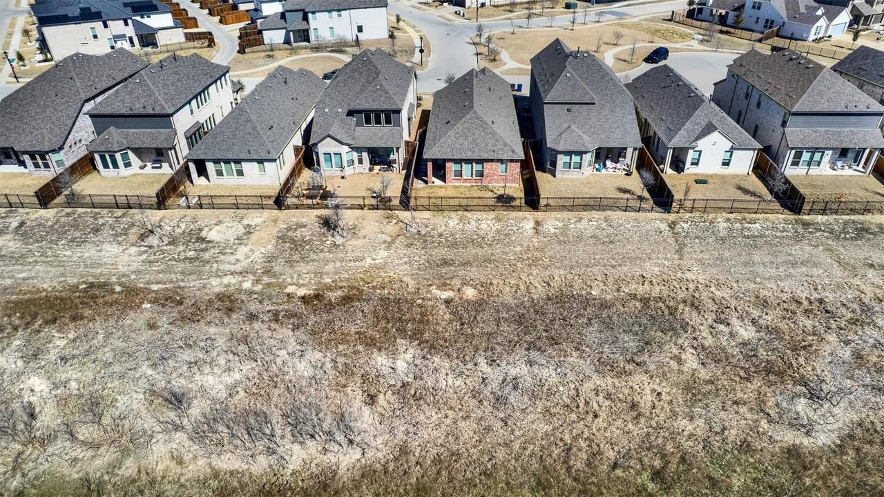 720 Skyview Ct - Photo 3 of 39