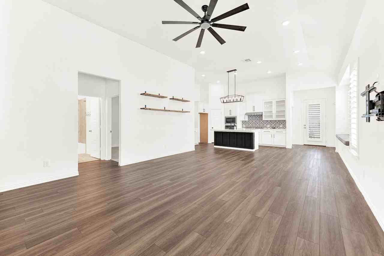 720 Skyview Ct - Photo 7 of 39