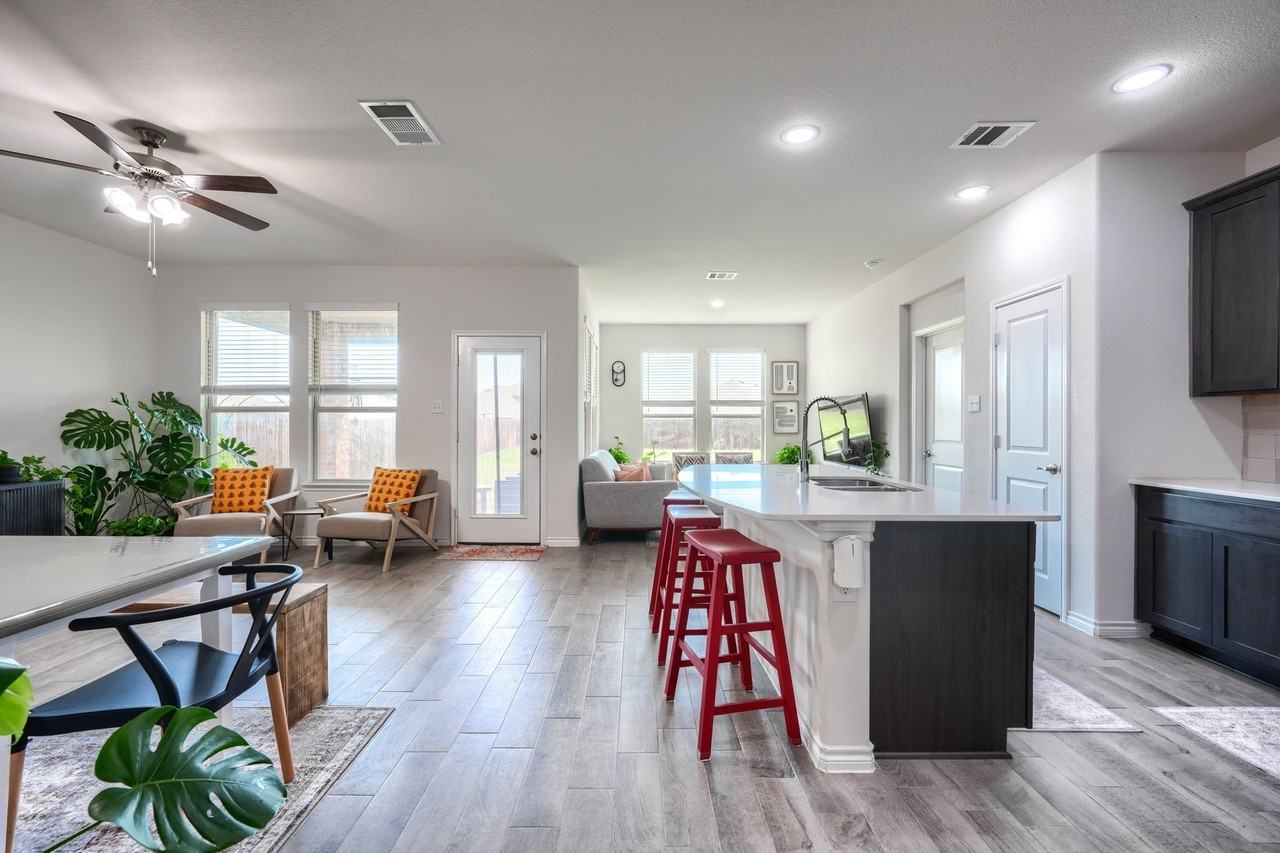 10922 Autry Ridge Ln - Photo 5 of 39