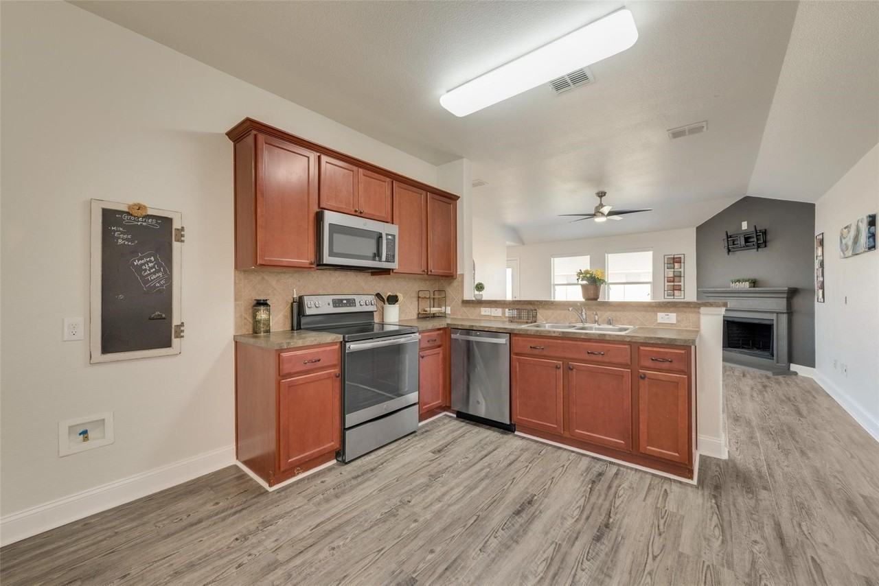 12310 Orloff Dr - Photo 4 of 15