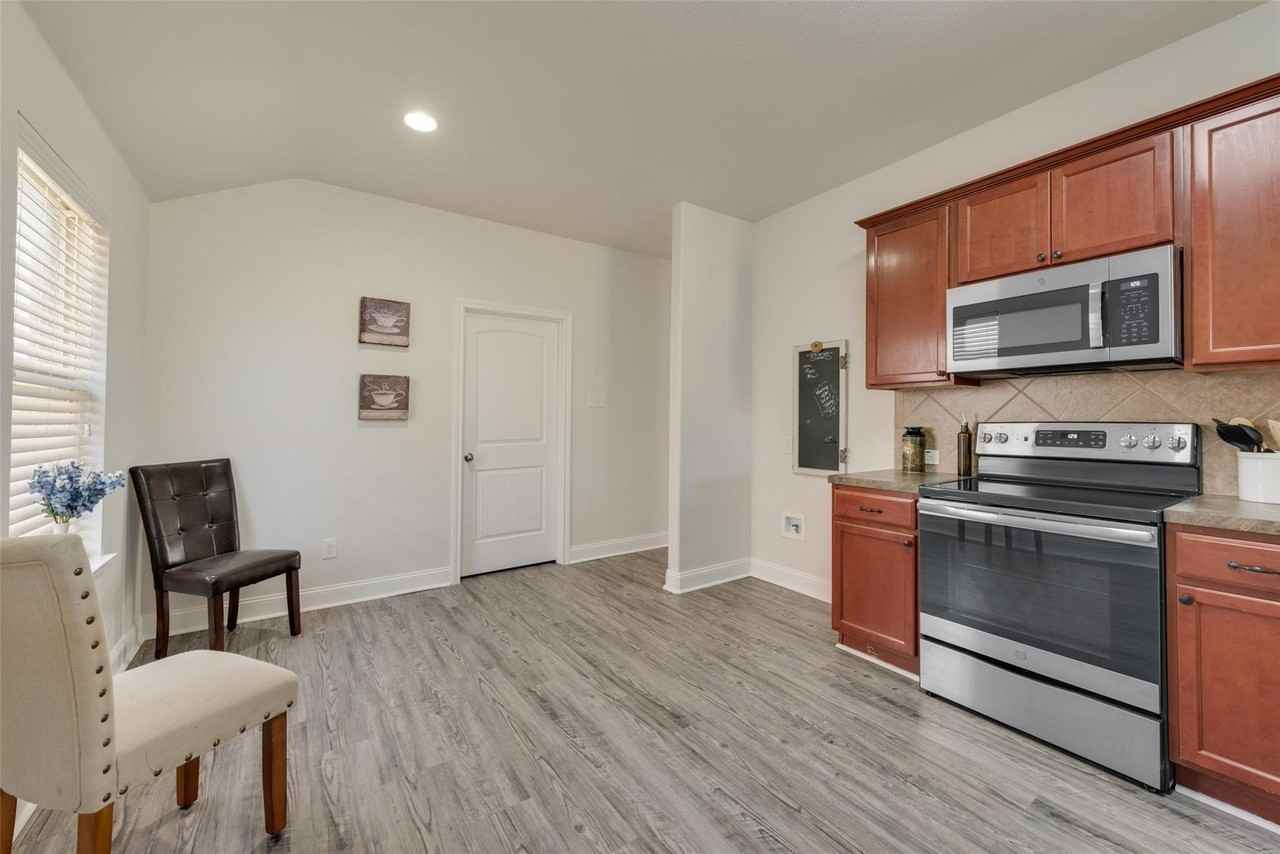 12310 Orloff Dr - Photo 5 of 15