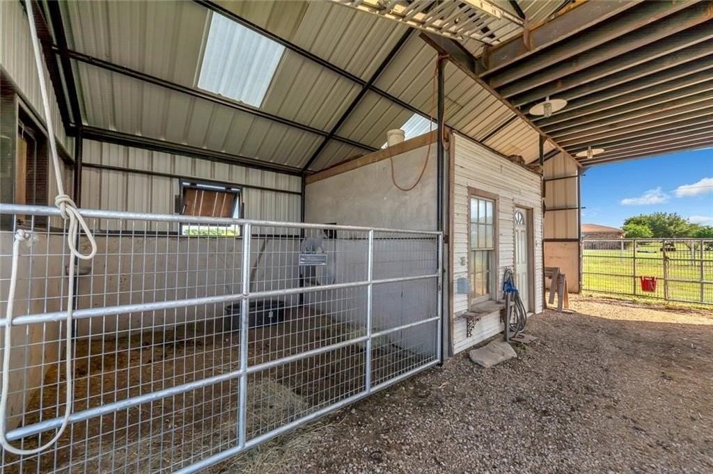 1061 Boaz Rd - Photo 6 of 25