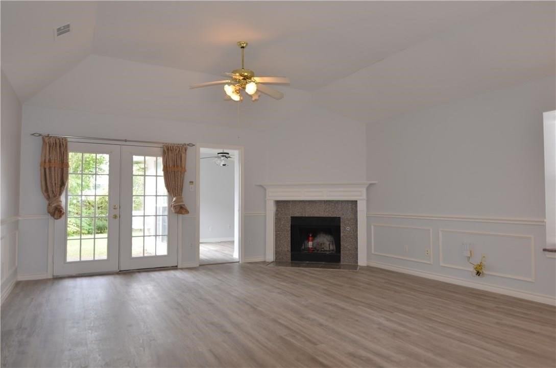 8113 Case Dr - Photo 3 of 15