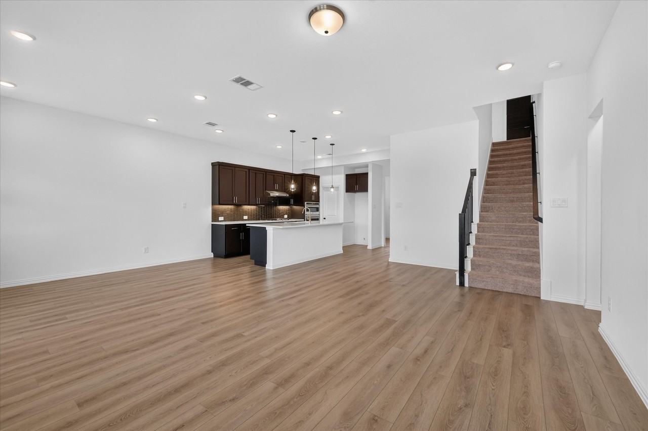 2307 Myrtle Way - Photo 2 of 20