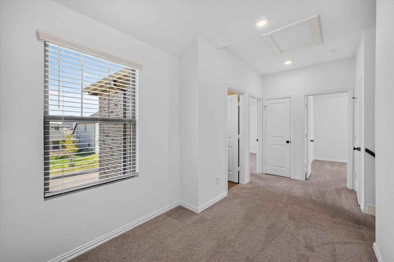 2307 Myrtle Way - Photo 7 of 20