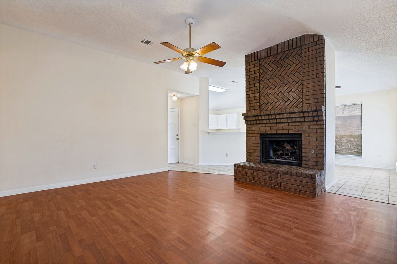 2230 Cedarwood Dr - Photo 2 of 12