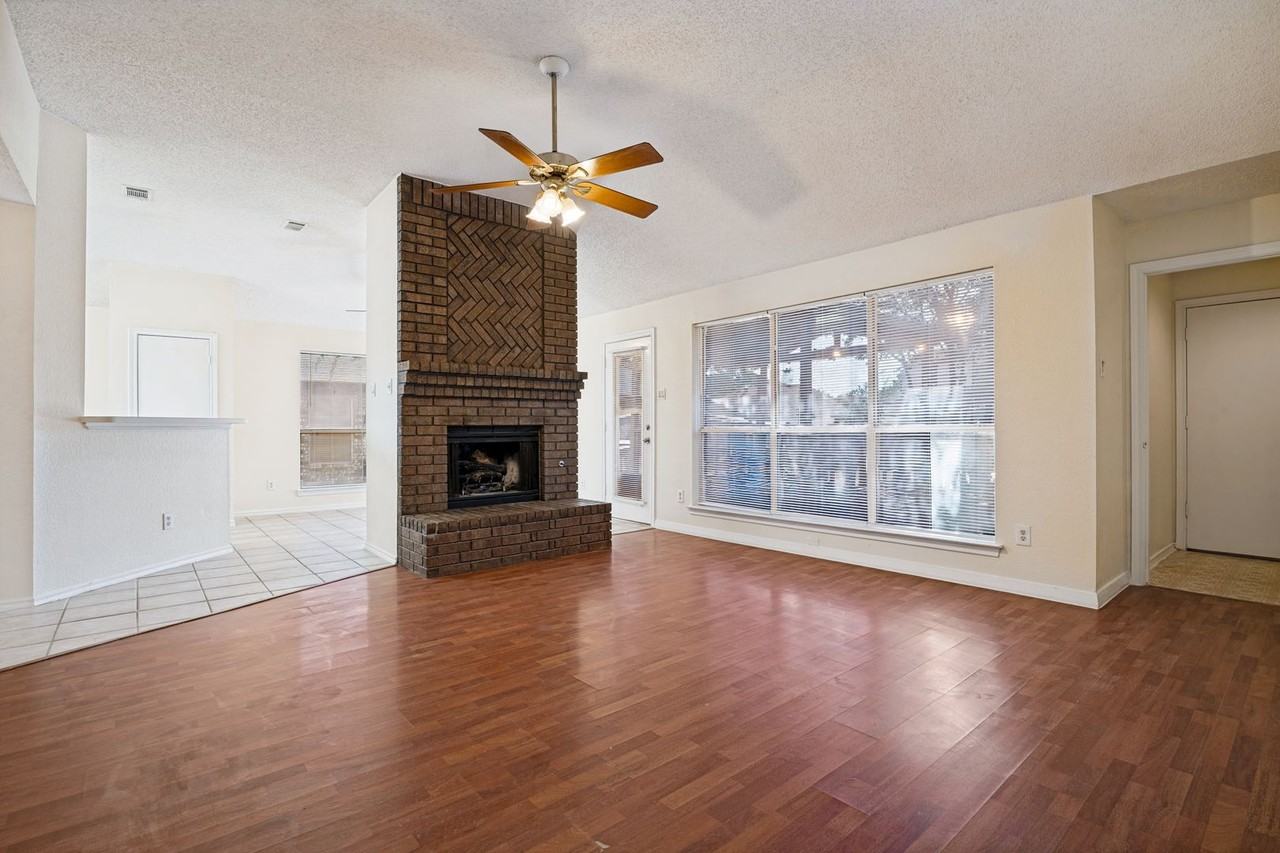 2230 Cedarwood Dr - Photo 3 of 12