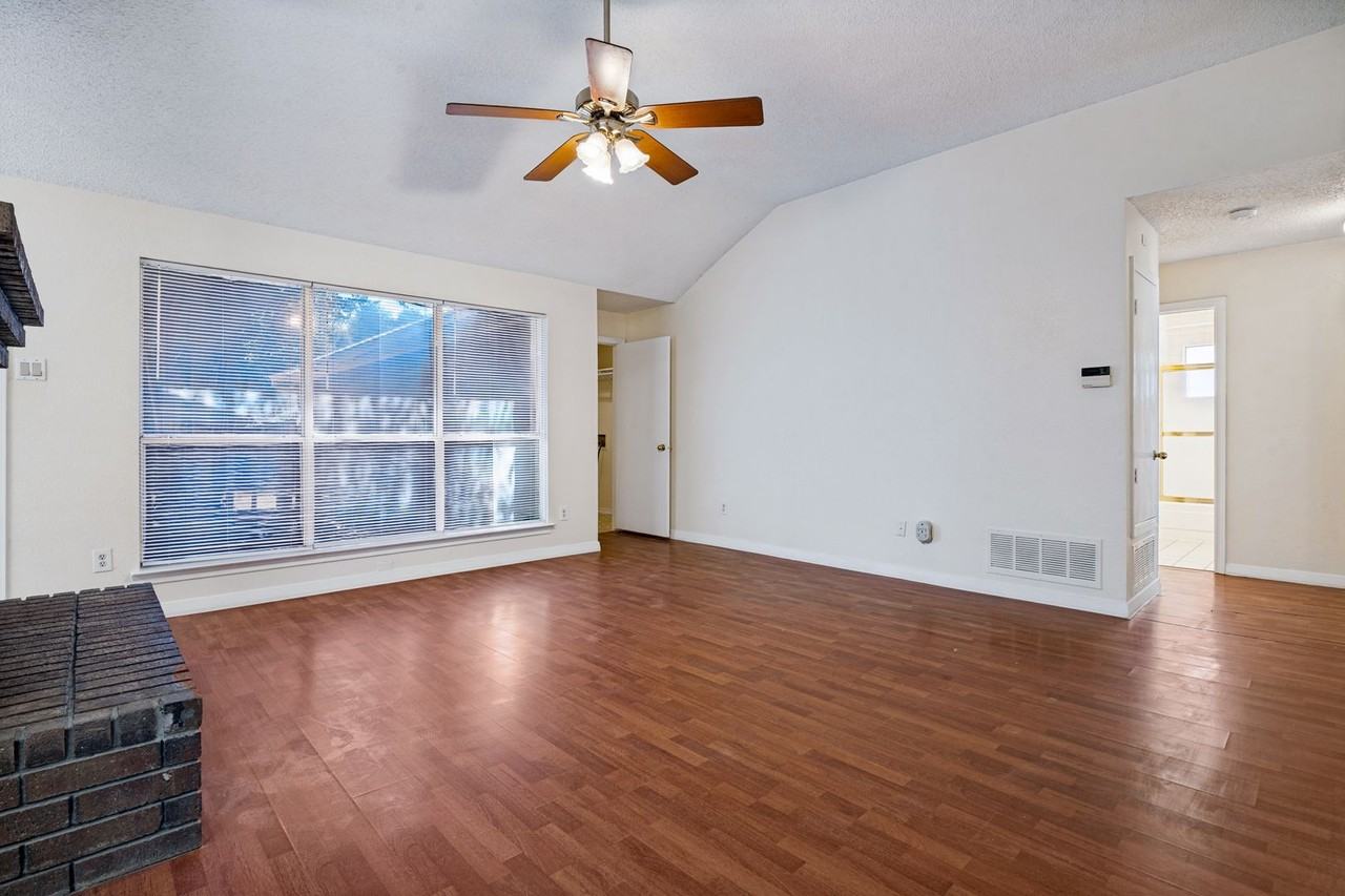 2230 Cedarwood Dr - Photo 4 of 12