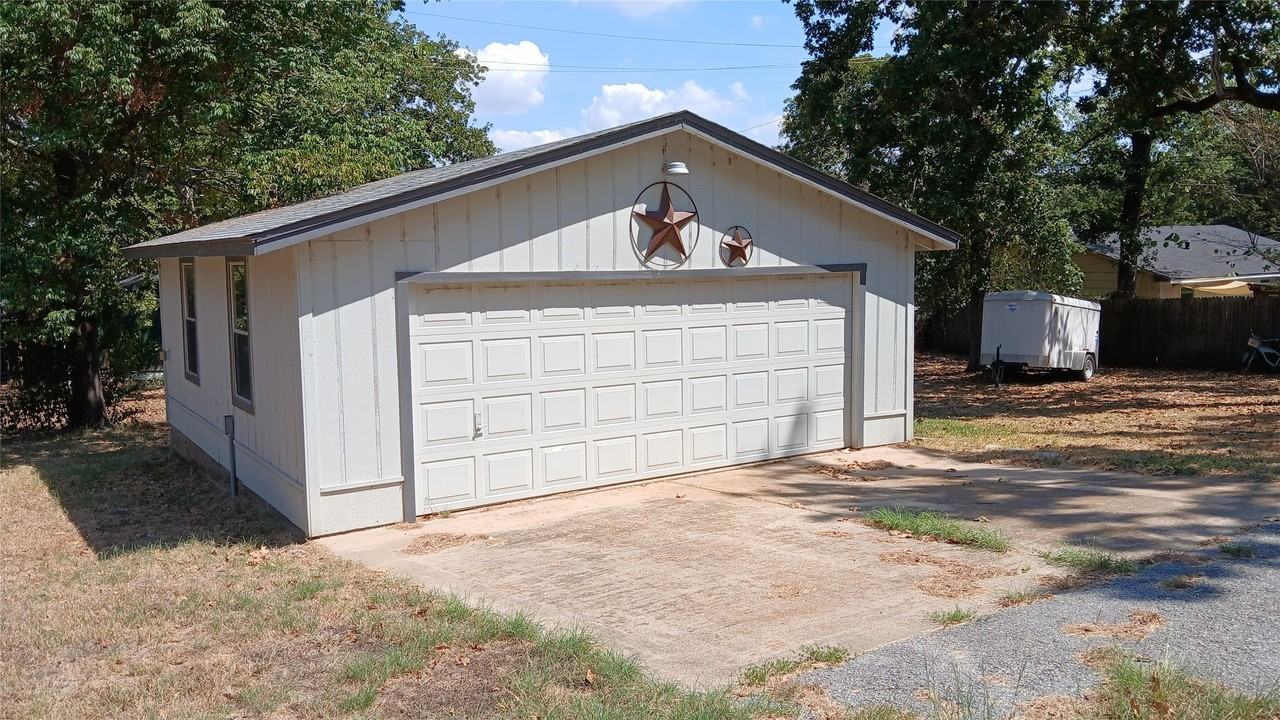 630 Cedarcrest Dr - Photo 3 of 19