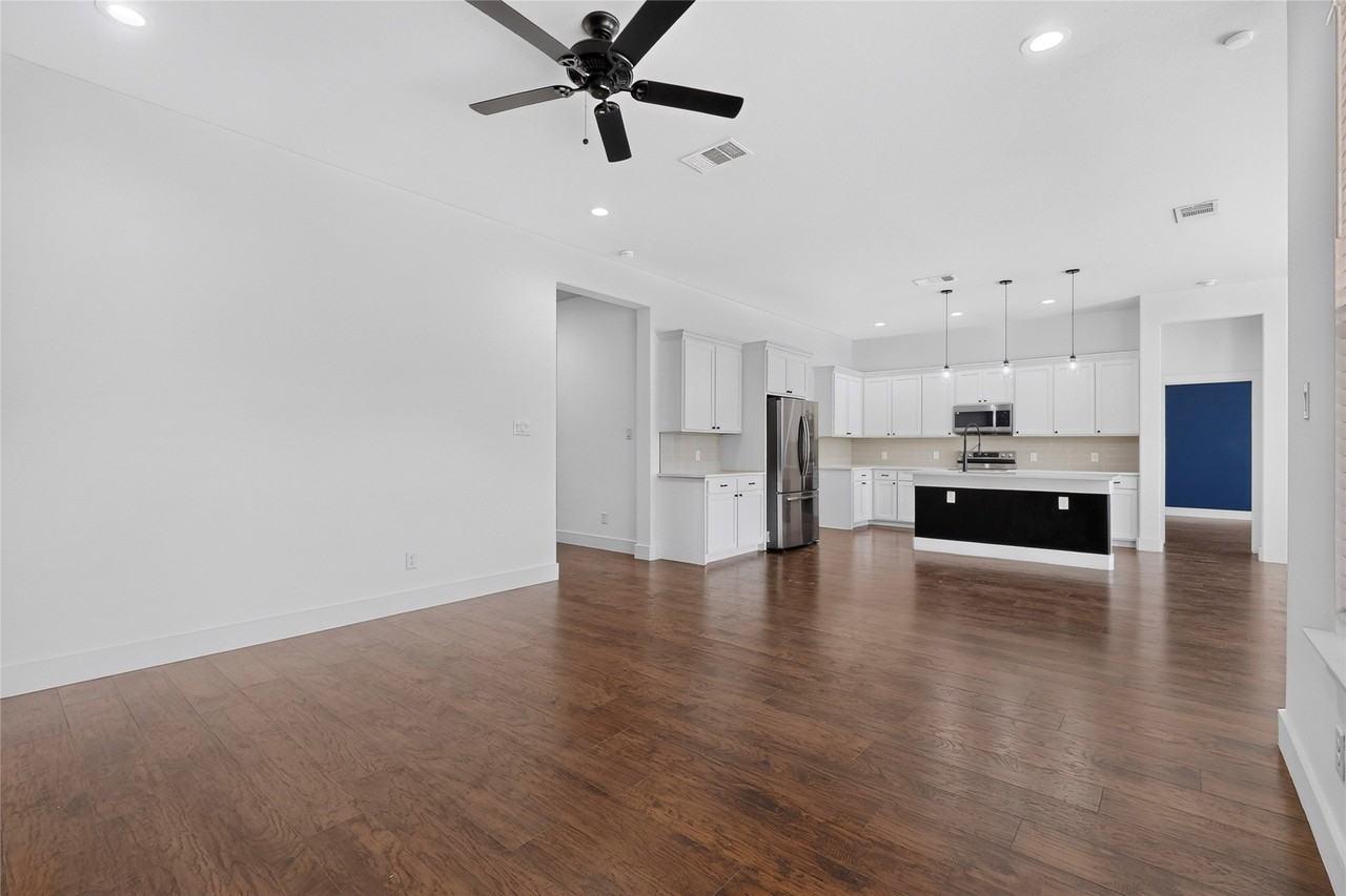 3727 Humphrey Dr - Photo 6 of 32
