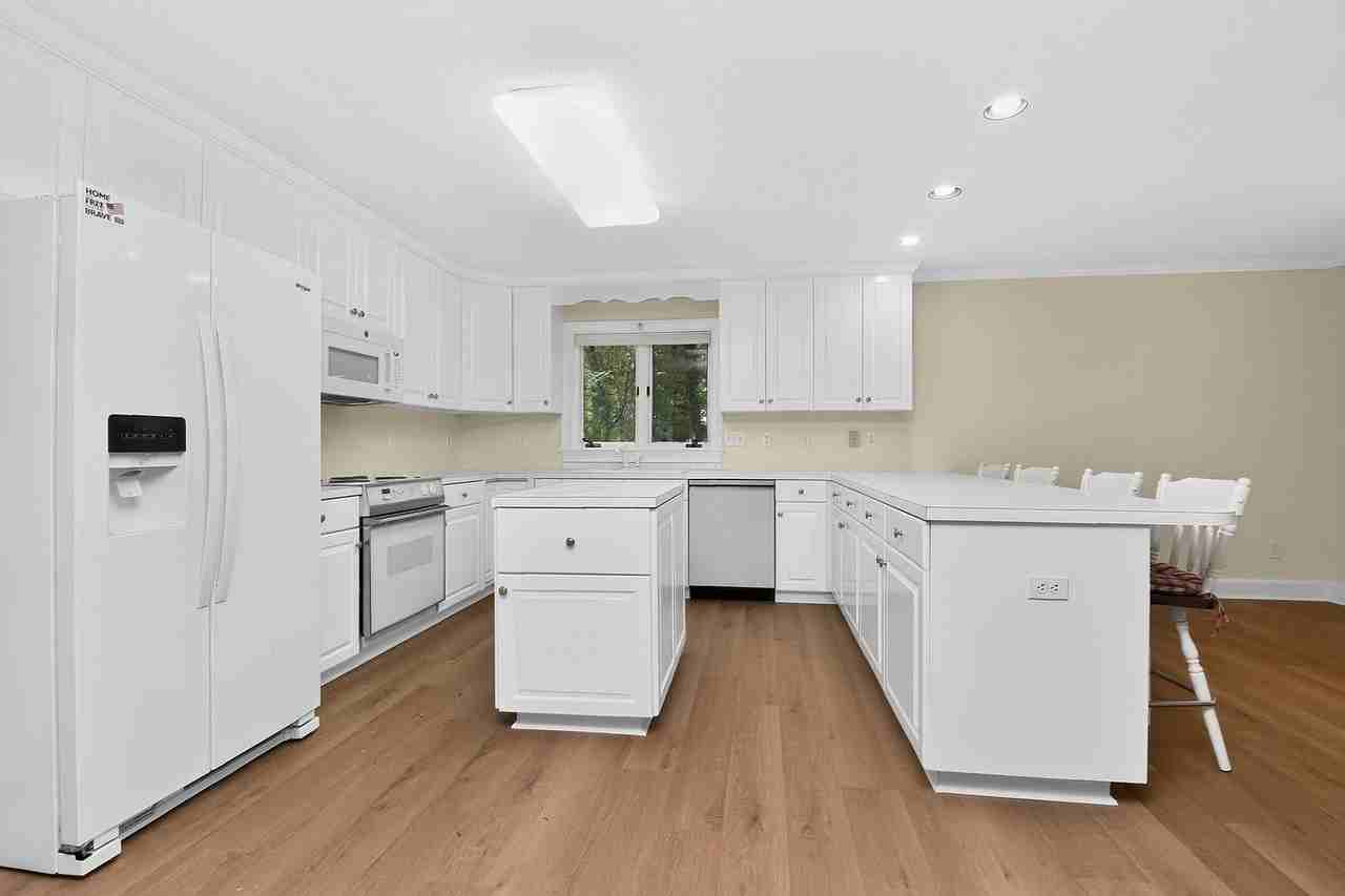 151 Seagrove Ln - Photo 3 of 50