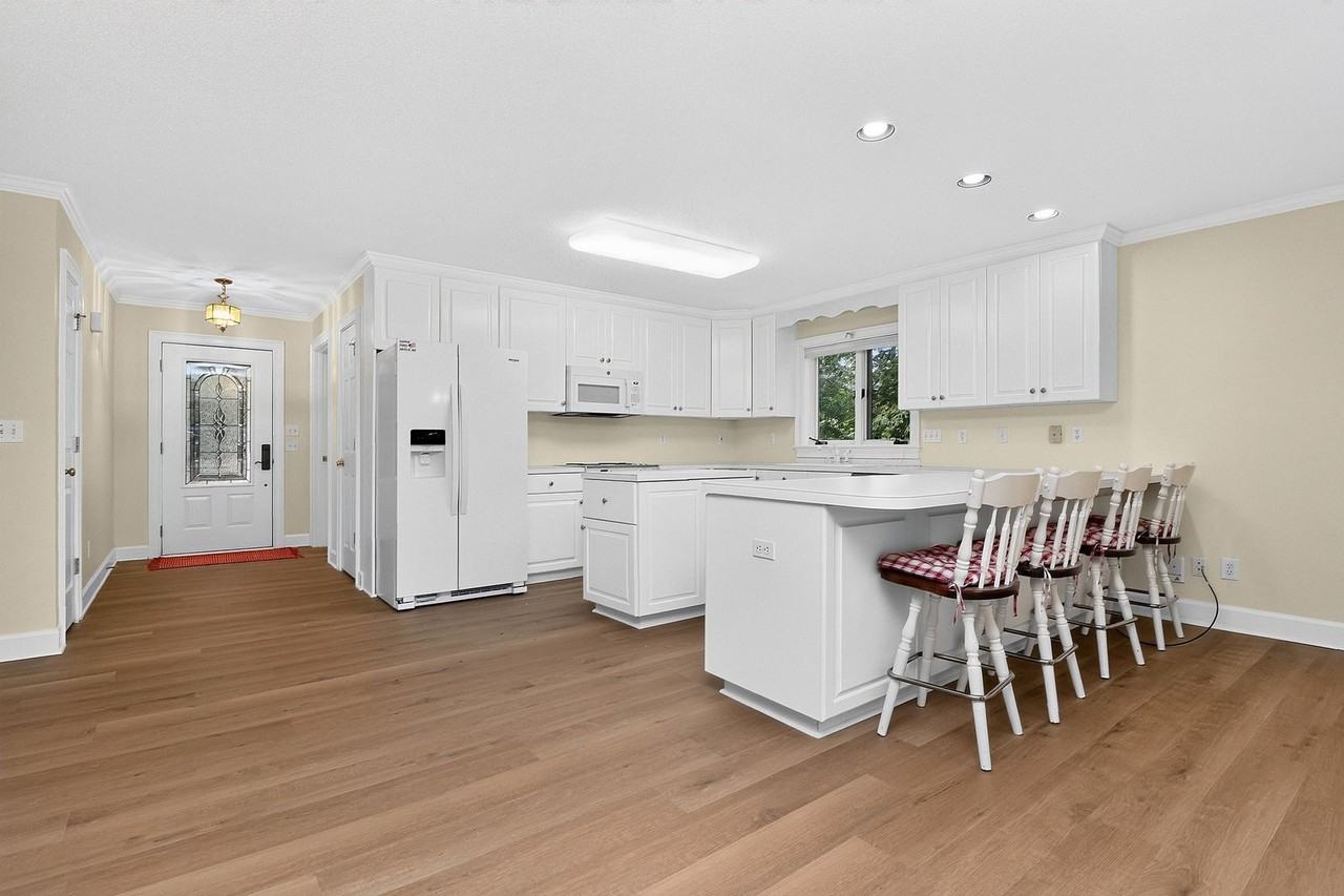 151 Seagrove Ln - Photo 4 of 50