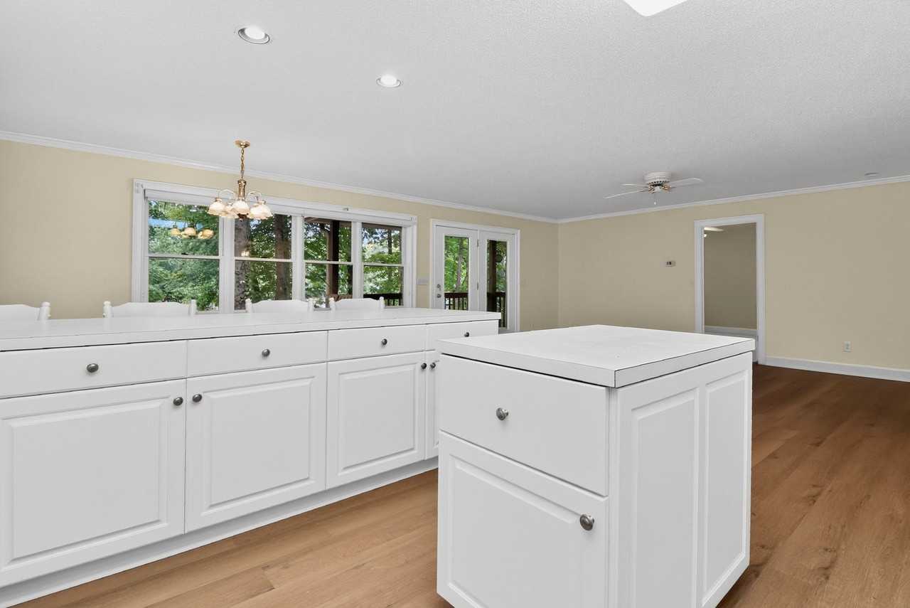 151 Seagrove Ln - Photo 5 of 50