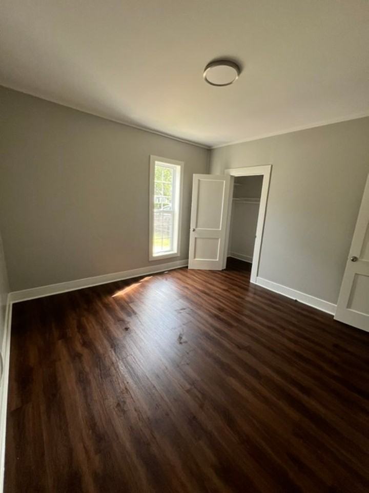515 Grove St - Photo 3 of 12
