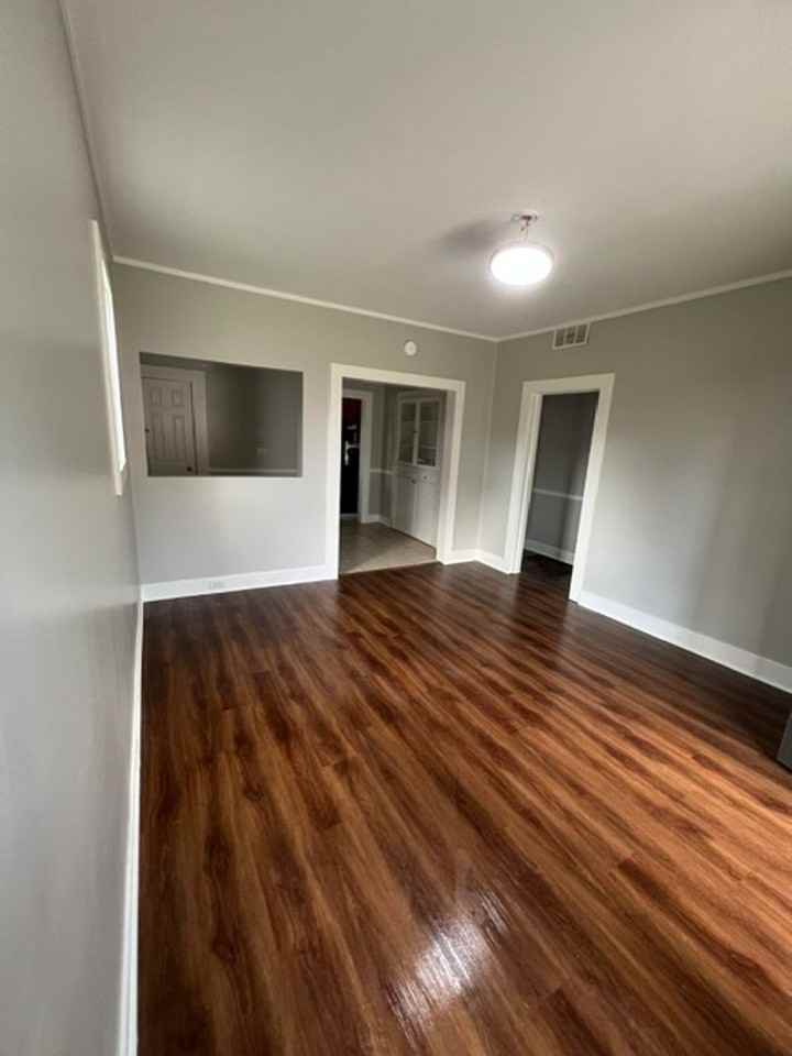 515 Grove St - Photo 5 of 12