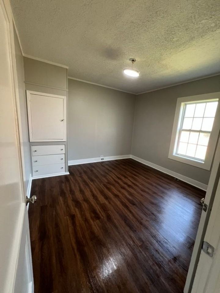 515 Grove St - Photo 6 of 12