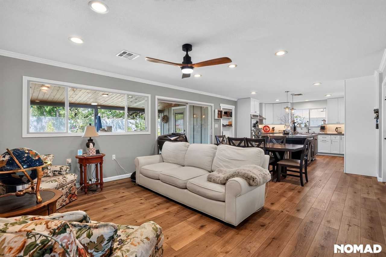10838 N 37th Pl - Photo 7 of 50