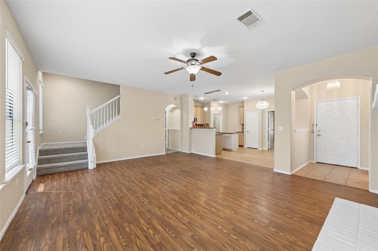 240 Northwood Dr - Photo 6 of 33