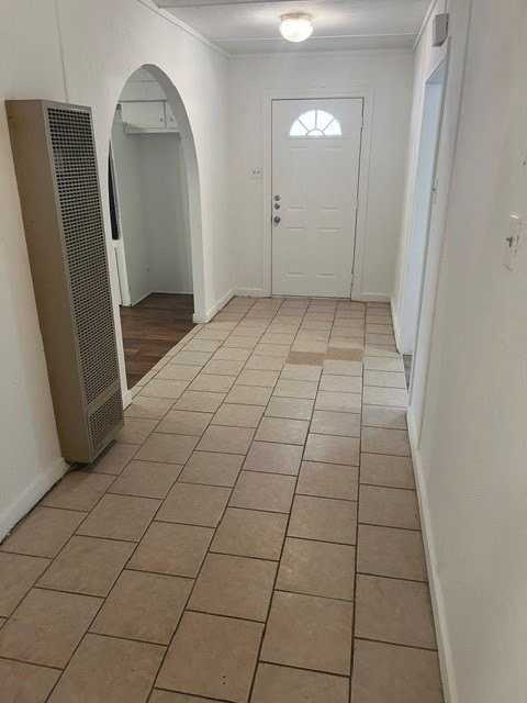 711 Hall St - Photo 7 of 23
