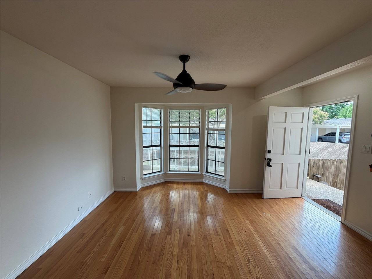 817 Pavillion St #101 - Photo 3 of 14