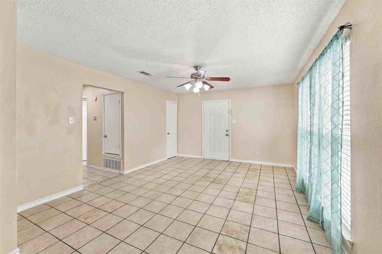 403 N 7th St #D - Photo 3 of 15
