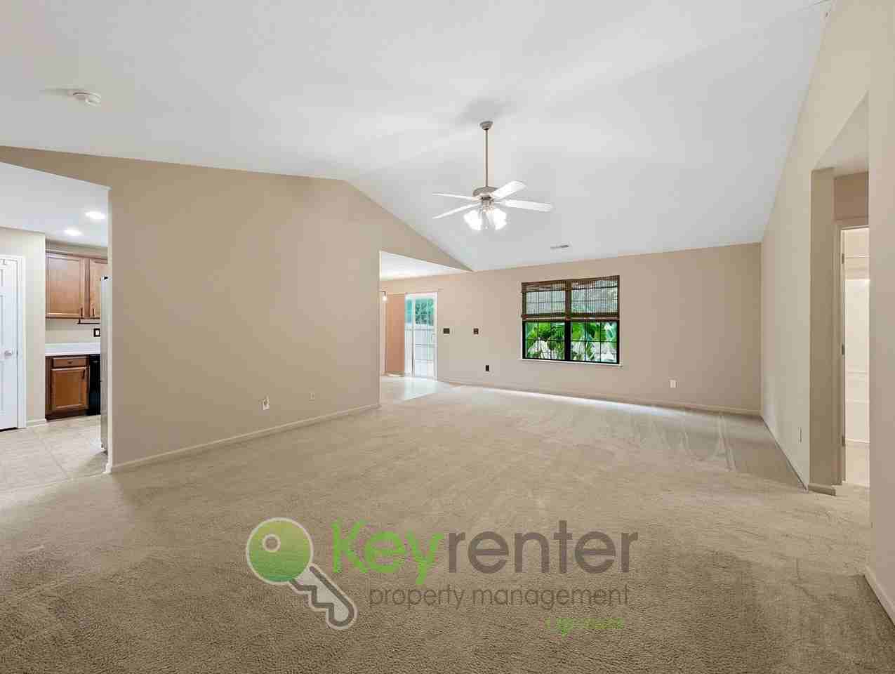 725 Fountainbrook Ln - Photo 4 of 20