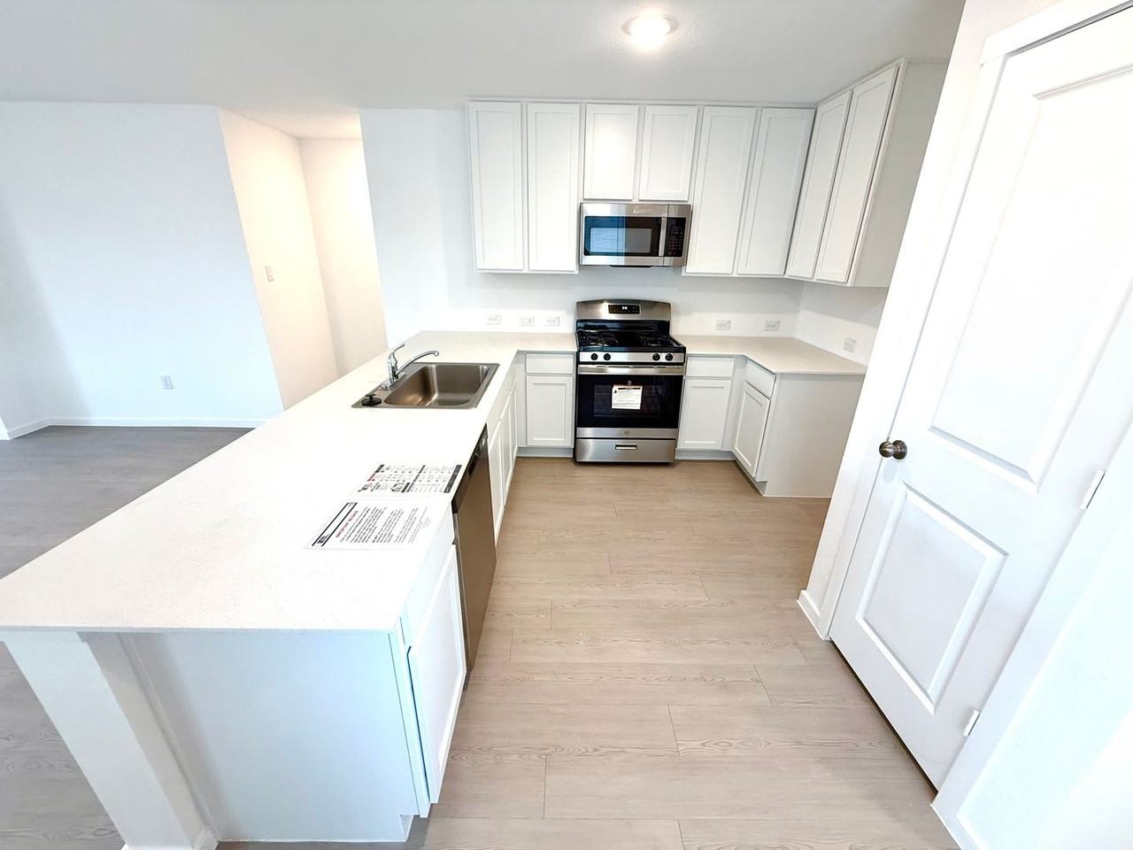14915 Mudstone Pl - Photo 5 of 32