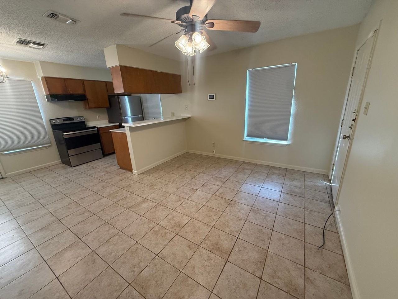 1807 W Olmos Dr - Photo 4 of 19