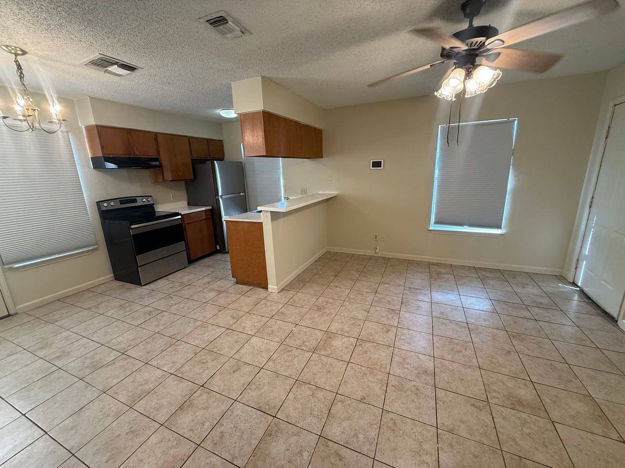 1807 W Olmos Dr - Photo 5 of 19