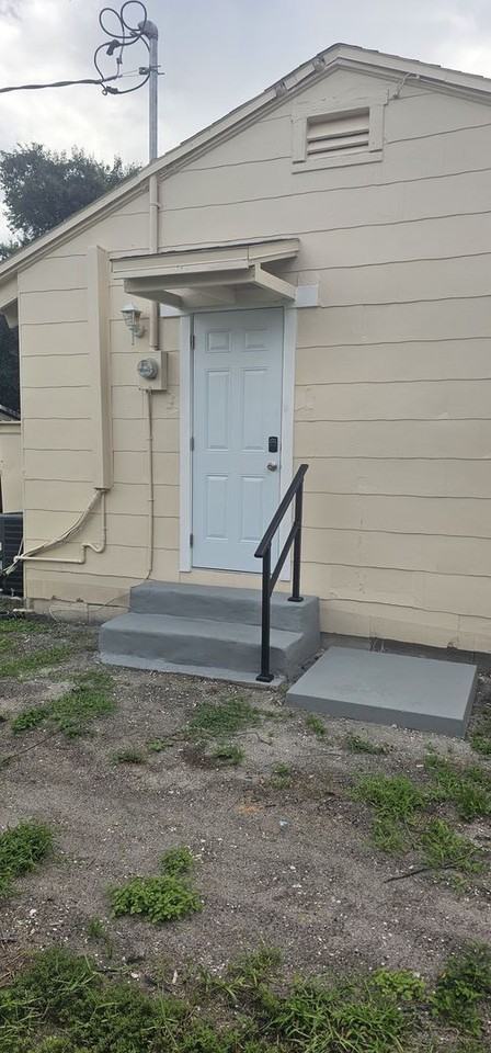 335 Balboa Ave - Photo 3 of 11