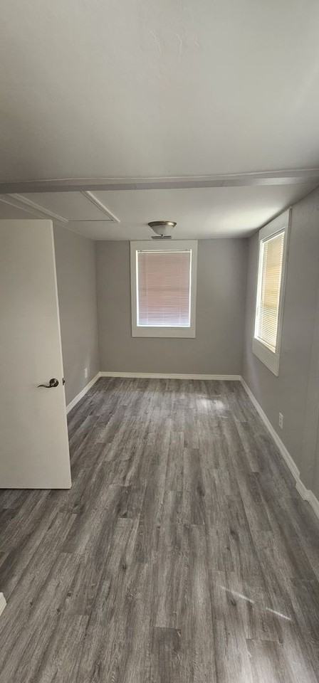 335 Balboa Ave - Photo 4 of 11