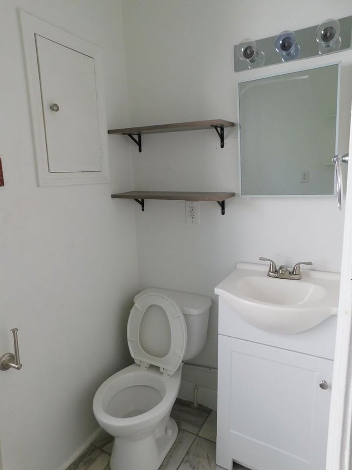 304 Shenandoah Ave - Photo 7 of 21