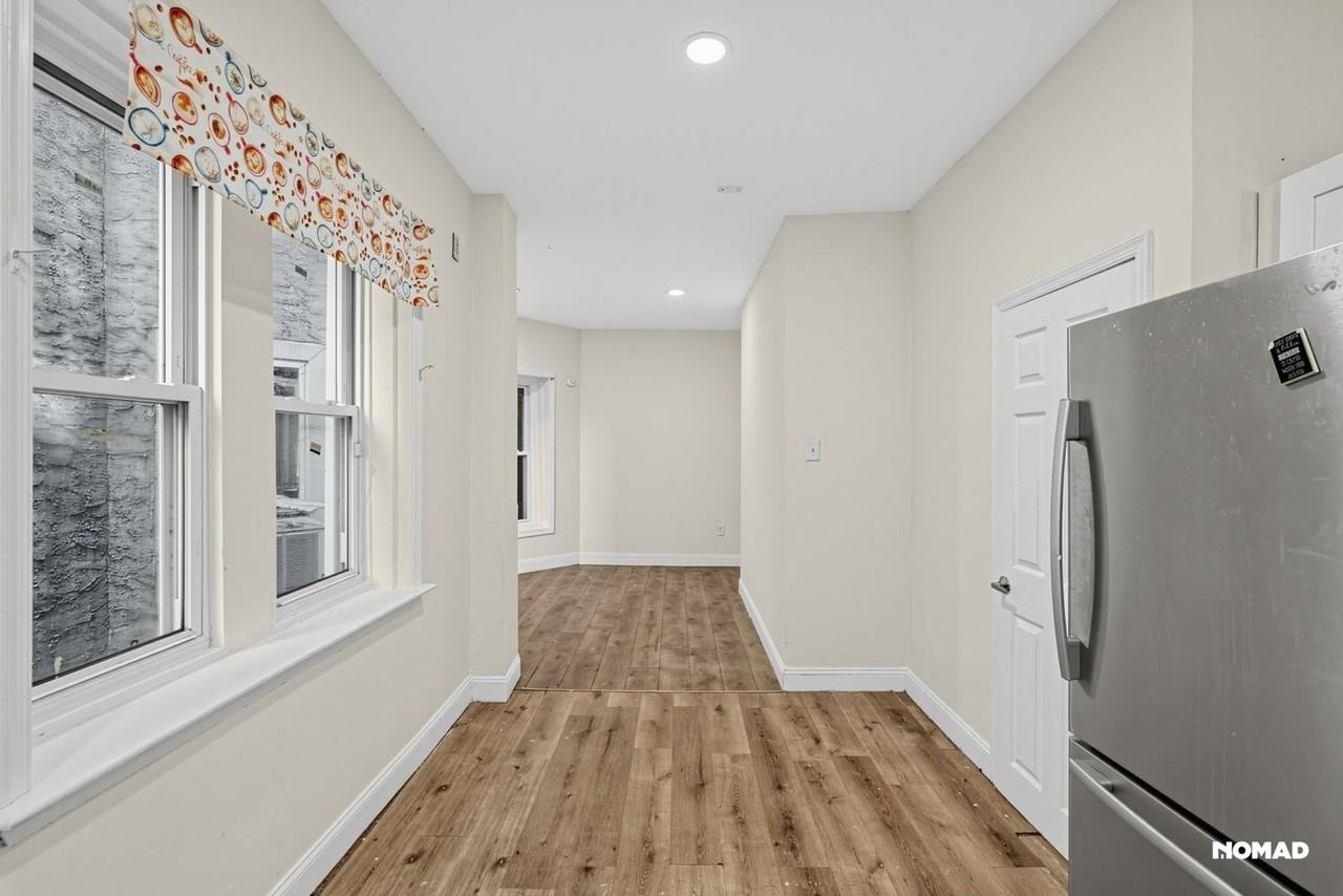 429 N 62nd St - Photo 5 of 31